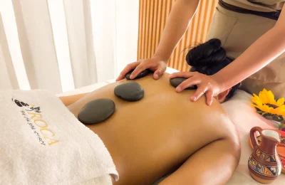 Masaje Con Piedras Calientes